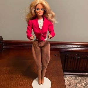 1988 Show and Rise Barbie.